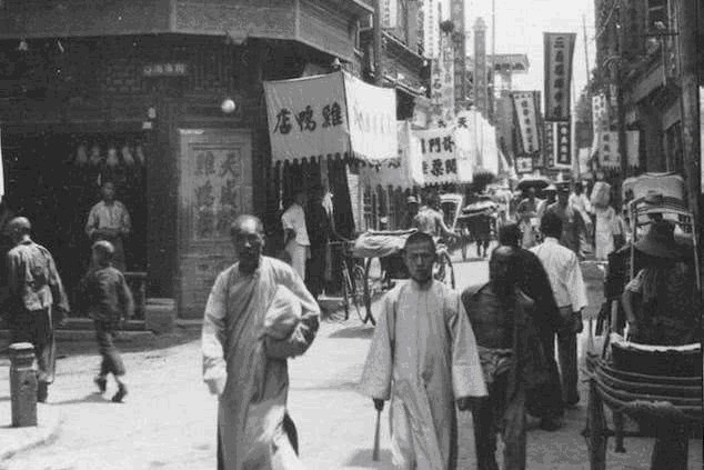 银圆|民国时期的1块大洋,能买多少东西?换算成人民币值多少钱?