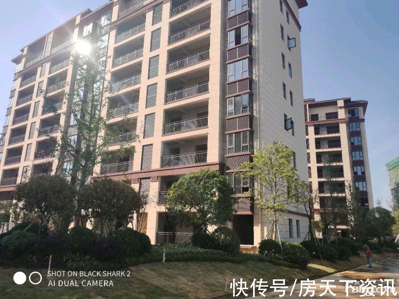 御龙湖|请查收从信阳商城县热门楼盘现场传来多张谍照(组图)