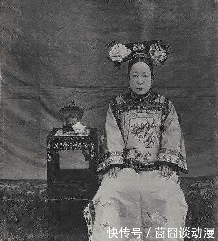 格格|清朝老照片:有钱夫人富态十足,最后一张是清代格格的真实样子!