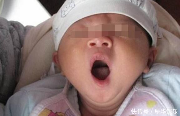芳芳|出生5天宝宝整天打哈欠,掀开被子一看,宝妈瞬间不知所措
