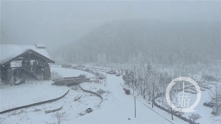 新闻记者|重庆部分景区已启动客流管控