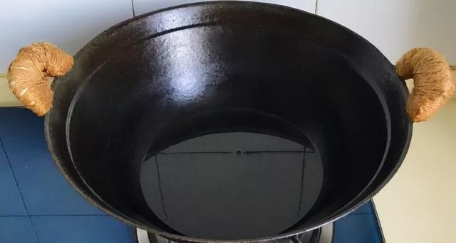 这碗香芋扣肉煲一出锅，满屋香味太馋人