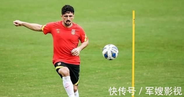 中国男足|詹俊,你看到日本球员对阿兰,洛国富他们的蔑视了吗