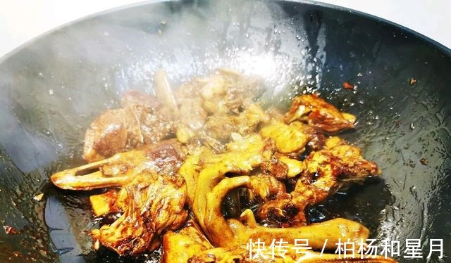 天凉了，过来吃上一锅香喷喷的焖鹅肉，鲜嫩美味超下饭！