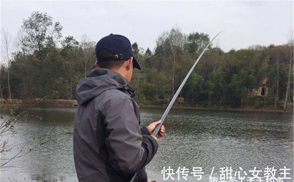 冬季低温发窝慢，打窝聚鱼要分4步走，距离远的鱼群也能排队进窝