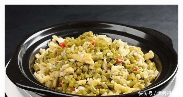 冬天,鸡蛋和它是绝配,简单炒一炒,美味下饭,老人小孩都爱吃