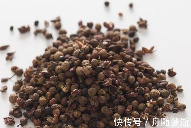调味品|李时珍称花椒加一物, 3天排出5斤宿便, 口臭好了, 大肚腩也没了！