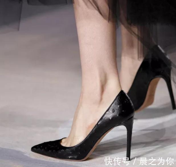 时尚达人 尖头细跟鞋,美丽而时尚,让你女人味十足