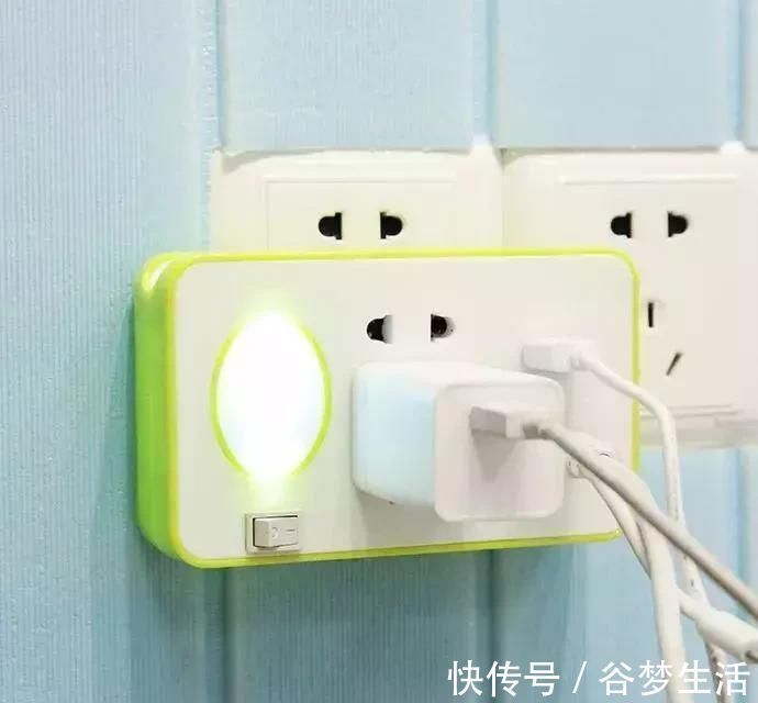 爬墙器|越来越多人后悔装五孔插座了早该装个“爬墙器”,安全又美观