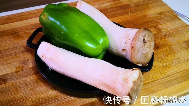 秋天吃饺子,就馋这个馅,再贵也要吃,比韭菜和白菜都鲜,太香了