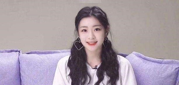 女团选秀表面一团和气，实则暗潮汹涌，看看冰清玉洁怎么炒冷饭