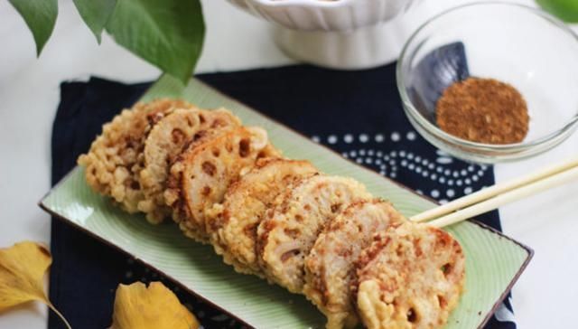 上市|莲藕大量上市,趁着价格便宜,弄点肉馅炸藕夹,香酥可口,真好吃