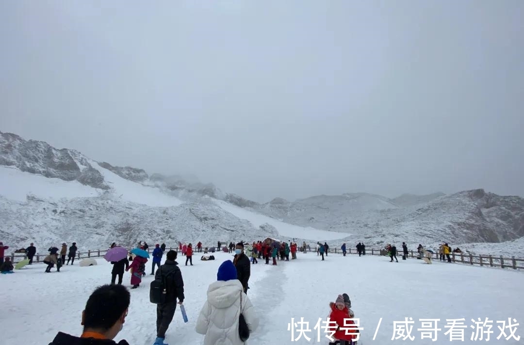 管制|今日，达古冰川下雪啦！雪+彩林=最美秋天！