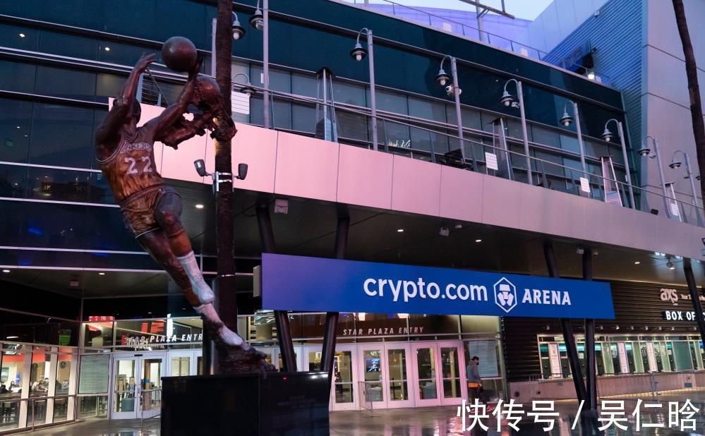 球衣|更名后湖人主场可能发生5件事：詹眉球衣退役 科比雕像竖立