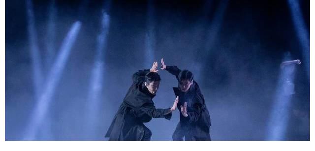 无名之辈|披哥四公:陈小春犯错帮对手拉票?李承铉跳个舞就跟他定娃娃亲?