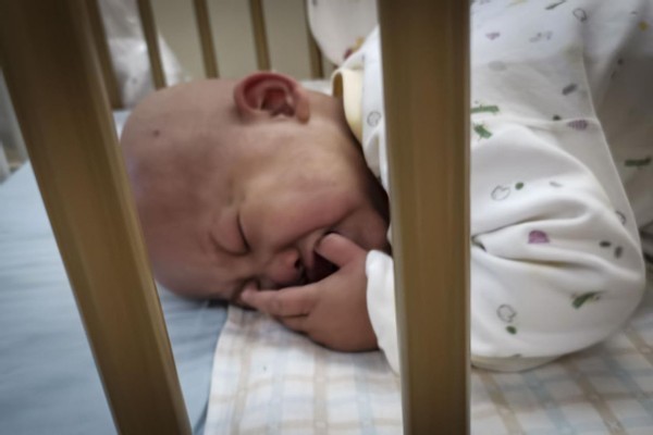 济南儿童医院|孕妈为保胎坚持卧床5个月,第35周产女,接着一家人就陷入困境