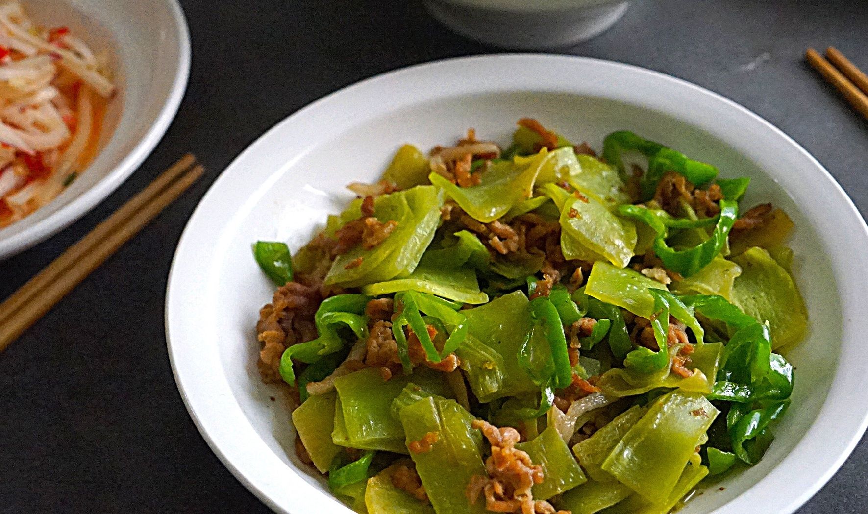 婆婆做的午餐在朋友圈走红，4菜1汤，这卖相和搭配，真是赞