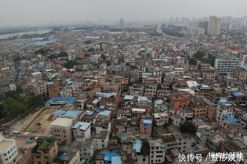 郊区|买房时,是选“郊区新房”还是“市中心的老房”内行人给出答案