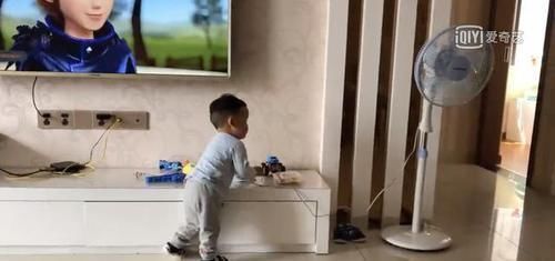 宝宝|宝宝爬着爬着突然站起来就会走了,好神奇的蜕变,你见过吗?