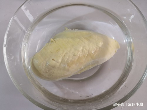 天热，一做凉面，老公就吃得不停筷，香喷喷开胃，好吃极了