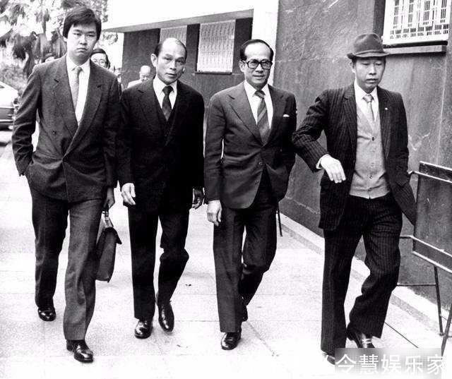 李嘉诚|任正非管他叫大哥,华为落难他拿200亿,李嘉诚,一个被骂的英雄