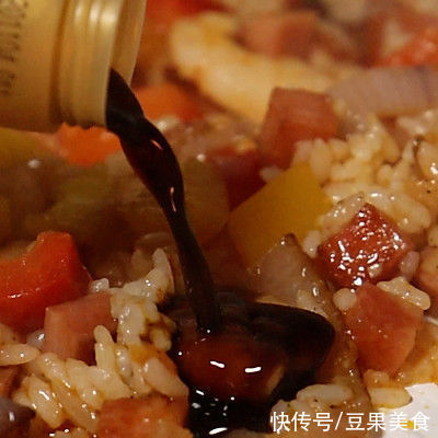 披萨|#一口新年味，全家享佳味#会拉丝的芝士焗饭，好吃到舔盘