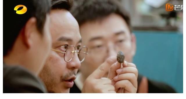 绝了！看到汪涵送陨石给小学生，才明白这档新综艺：凭啥收视第一