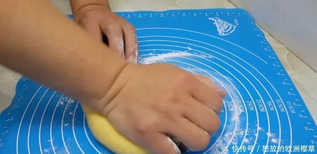 好吃|面包这样做才好吃,加4个鸡蛋,比蛋糕简单好吃,没烤箱也能成功