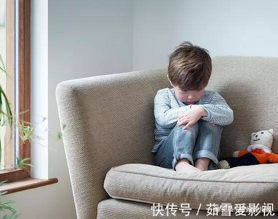 尺度|在爸妈的“冷水”中热烈地生存,你给娃的教育,是泼冷水式的吗?