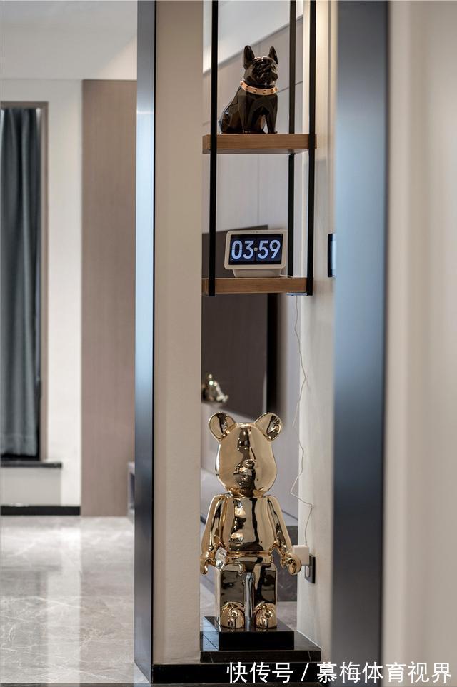 大理石|122㎡意式轻奢风：设计师巧用玻璃门替代隔断，打造明亮舒适家