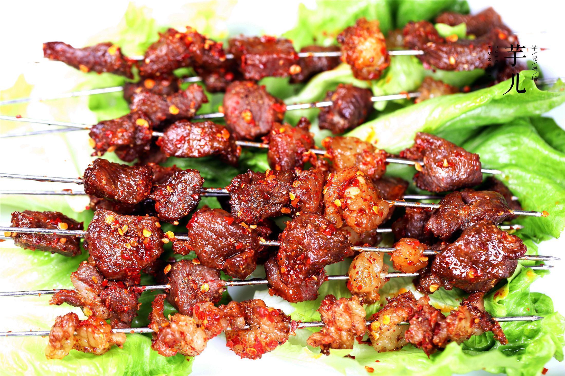 想吃羊肉串教你在家自己烤，做法简单，软嫩多汁，美味又健康