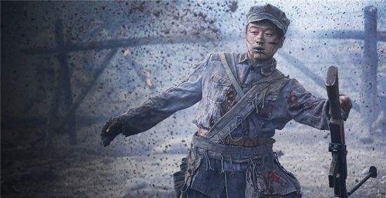 将枪|连长“牺牲”,警卫将枪放手中,奇迹复活,俘虏黄维,授中将军衔