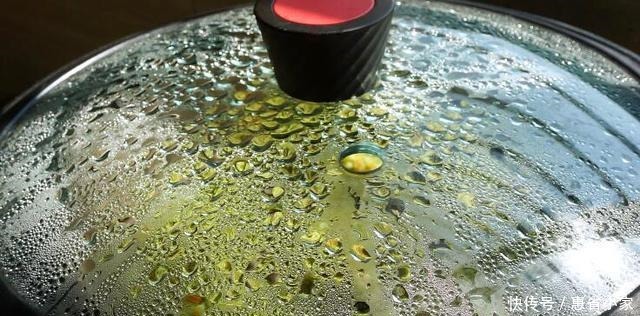 西兰花我家从不炒着吃,配上2两虾,咸鲜可口,每次米饭不够吃