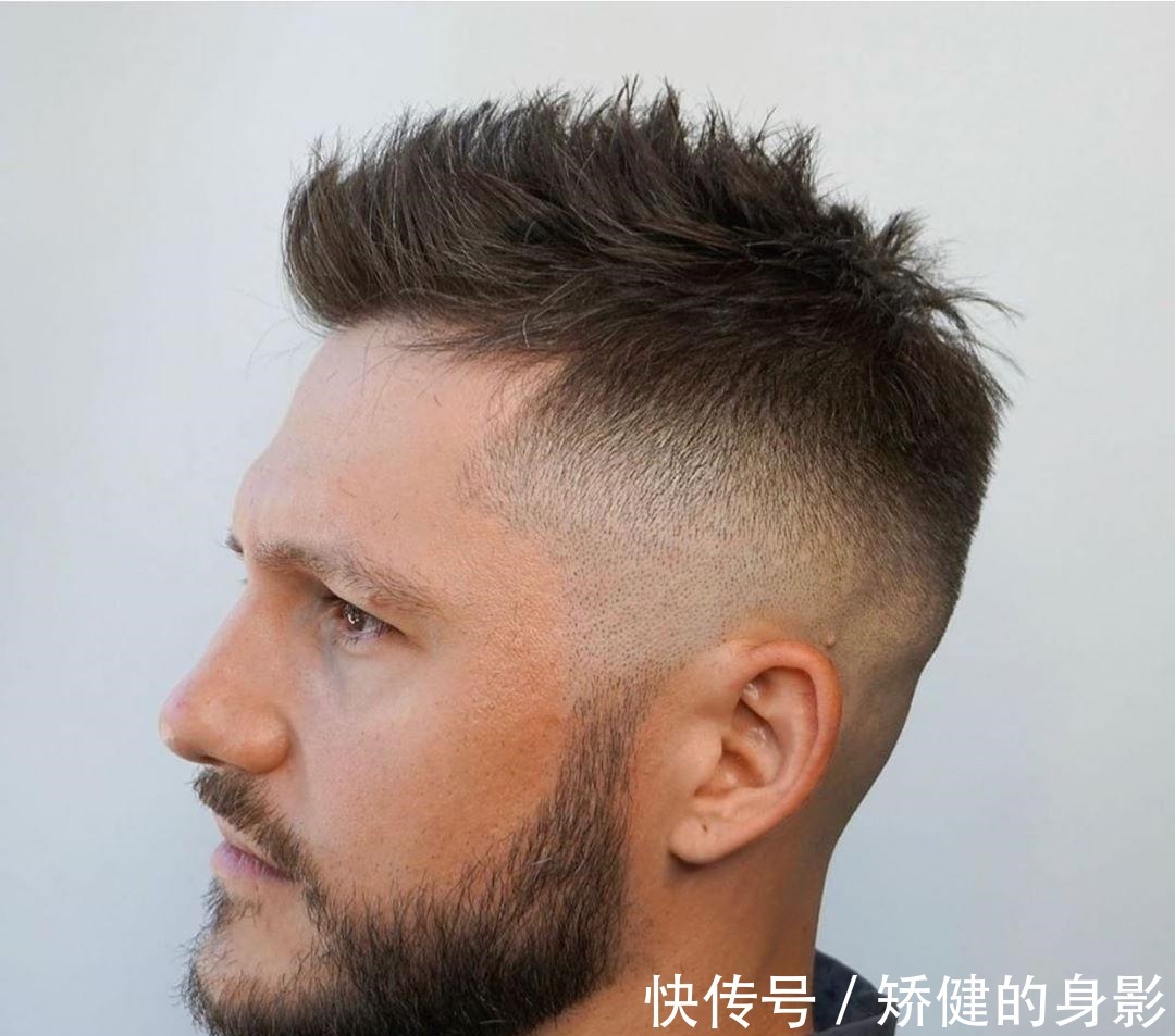 三面 男人过了35岁,别乱剪发型,今夏试试这三款,帅气更显精神!