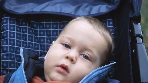 促进|宝宝大动作发育好,证明大脑聪明,这些方法促进宝宝大动作发育