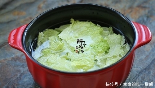 夏天多喝汤,此汤好喝也好做,10块钱就能煮1锅,特别鲜美