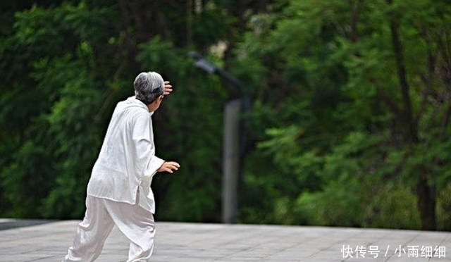 血糖|常吃玉米能降血糖?医生:血糖偏高的人,建议多吃这3种食物