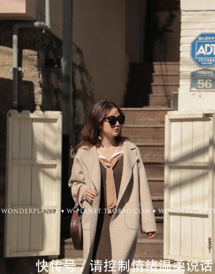 2021年第一套绝美气质穿搭:丝绒裙+毛衣!!!