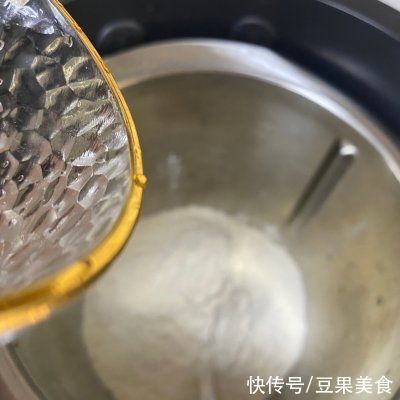  冰箱里|只要掌握好比例，番茄剪刀面就能一次成功