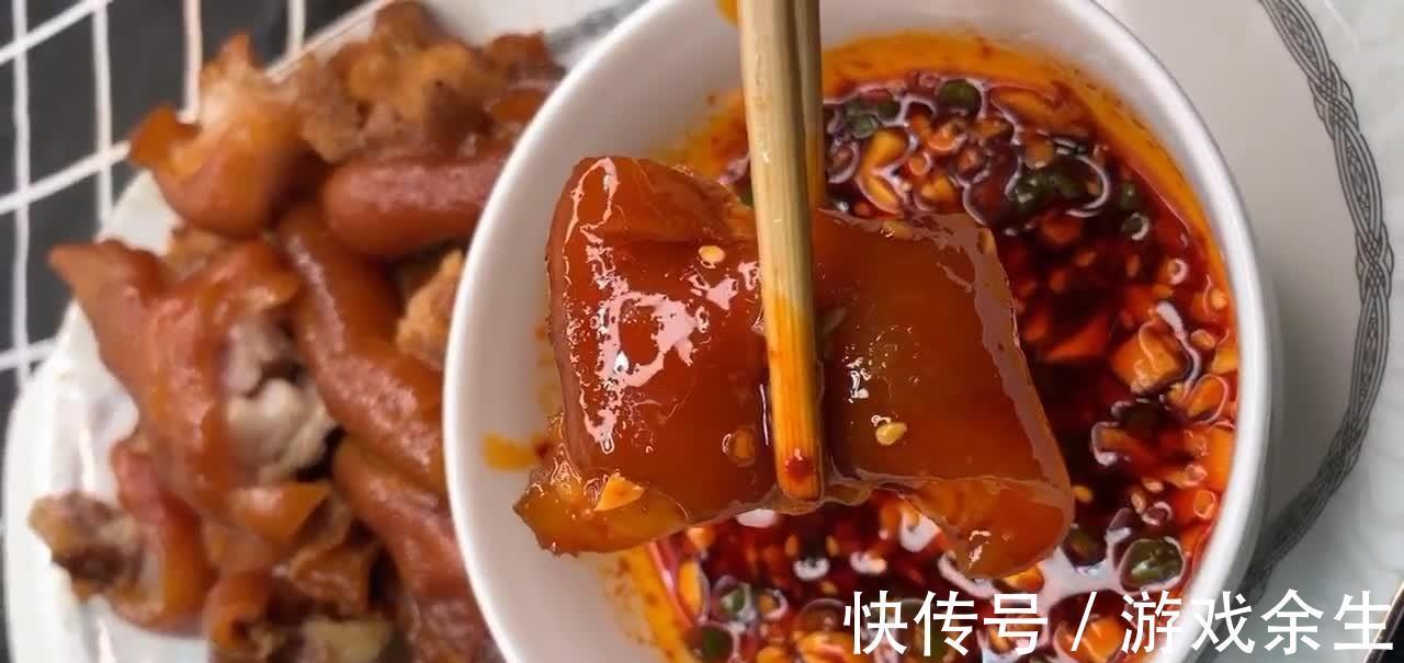 卤猪蹄的做法,用什么香料全部告诉你,骨香入味耐啃有嚼头!