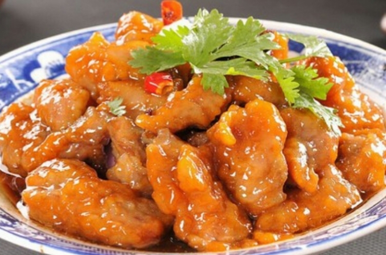 老少皆宜|一道软糯可口,老少皆宜的家常美食,再搭配一些蔬菜,营养更全面