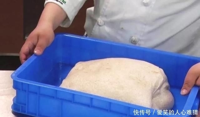 土豆培根面包主食,蔬菜、蛋白质都有了,营养一次帮你搞定