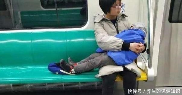 素质的养成不是一天半天的事,看这几位妈妈,真是教子有方!