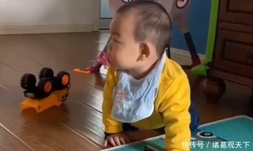 萌娃|“糟老头子奶爸”专业坑娃火了,萌娃哎呀奶嘴突然就不香了