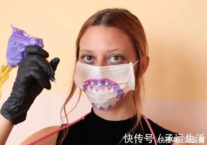 纹身师!不会画画的纹身师,纹出歪扭的小纹身,生涩俏皮让人忍俊不禁