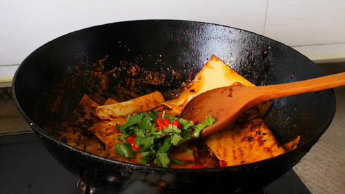 调味料|夏天，孩子最爱此美食，3元一斤吃得起，一切一拌美味极了，真香