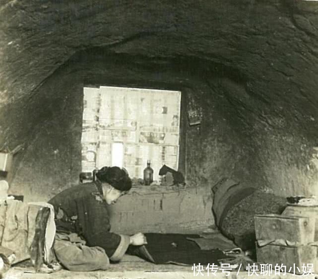 老照片|老照片:80年前的窑洞居民,生活虽苦,也还要笑一笑