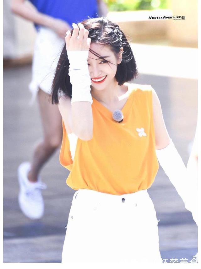 吳宣儀|吳宣儀《奔跑吧》路透,黃色背心白短褲清純可愛,整個人狀態(tài)好好