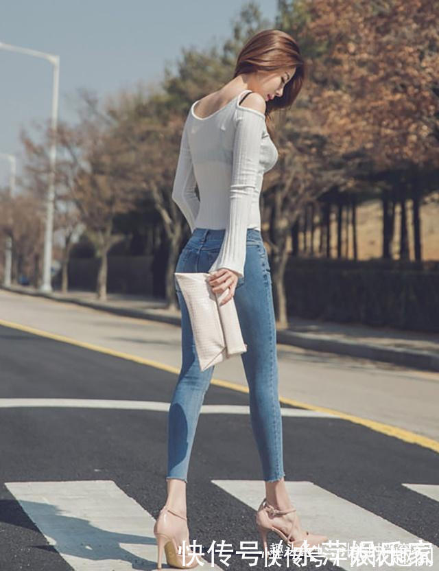性感|苗条丽人穿搭牛仔裤，气质高雅很有女人味，时髦有个性！
