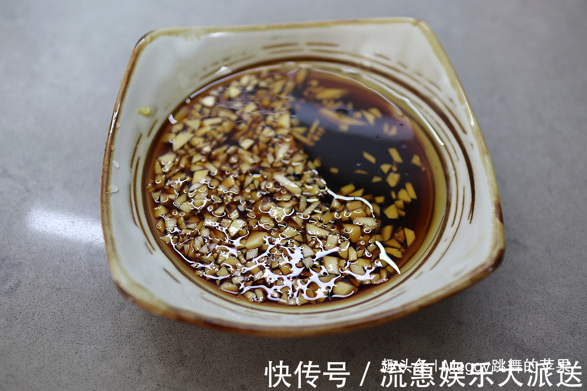 玉米面|这菜2元一斤，维生素C是苹果的4倍，上锅蒸一蒸，比肉受欢迎